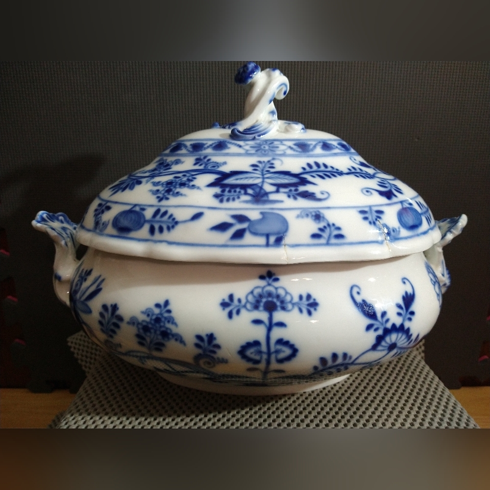 Large Antique Meissen Blue Onion Soup Tureen